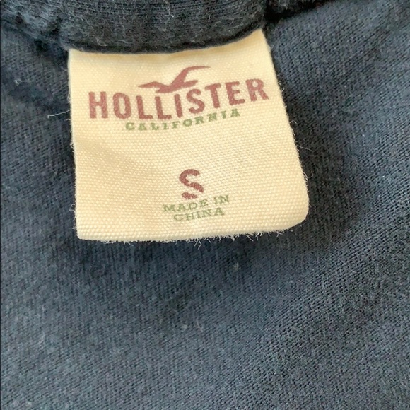 Hollister Navy Embroidered Logo Tee - Picture 3 of 3